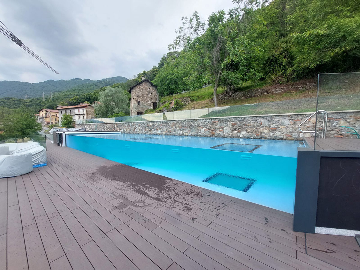 Il lusso infinito della piscine a sfioro: un’oasi di relax e raffinatezza